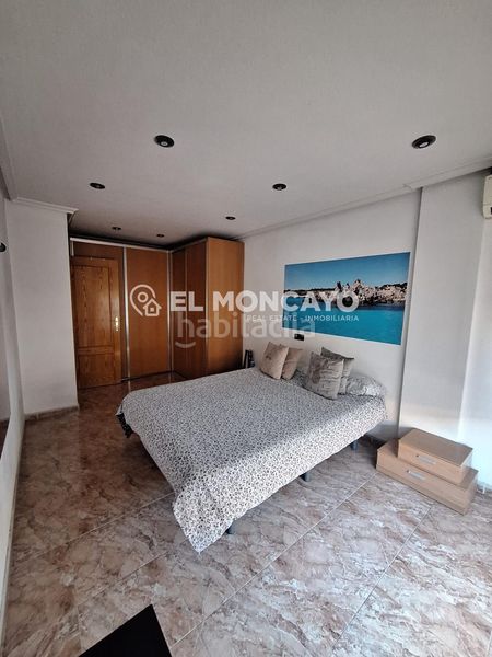 Foto 31e3f88c-6abe-452d-ab86-cc148339d54d. Casa adossada amb aparcament a Catral