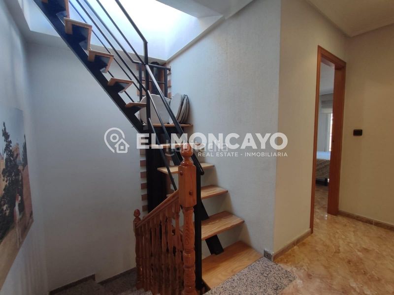 Foto 57be19fd-9b17-480e-b264-5a83f0b726d6. Casa adossada amb aparcament a Catral