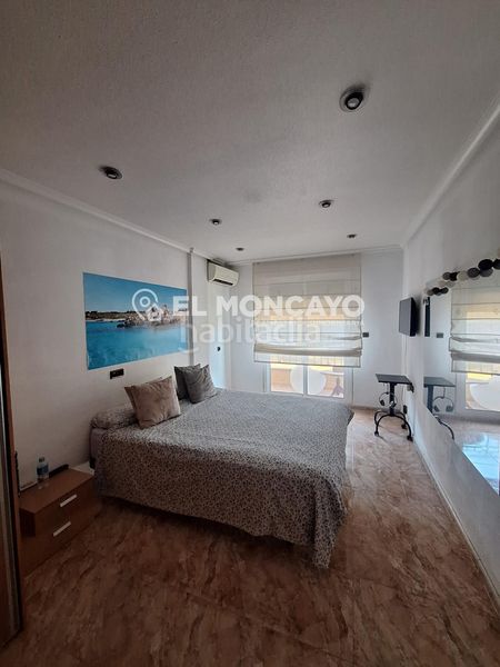 Foto 5916e886-2655-456c-99e6-0eec2cacd8ee. Casa adossada amb aparcament a Catral