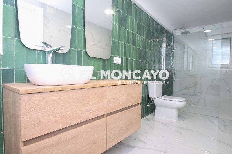 Foto 6279d605-b267-4b84-a0c9-73626c2cbe6c. Xalet amb calefacció aparcament piscina a Los Balcones-Los Altos Torrevieja