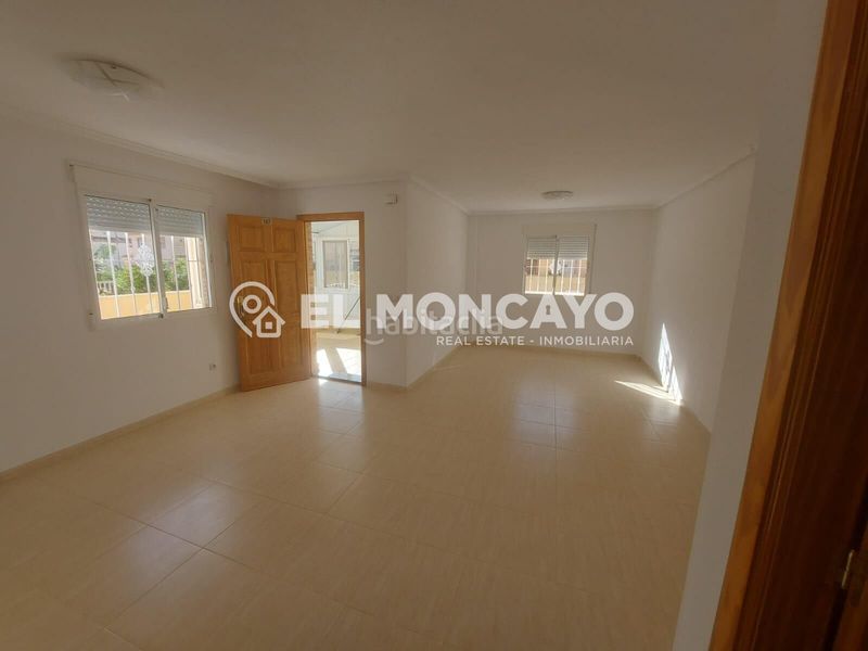 Foto 4451a0e3-102b-43ae-b4c7-aabb21b22889. Casa adossada amb aparcament piscina a Lo Marabú Rojales