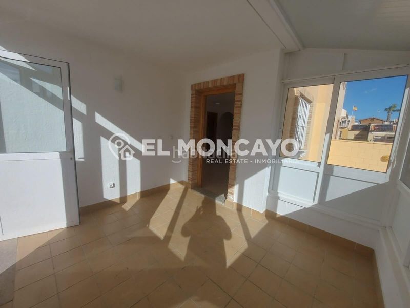 Foto 8e1c2568-ee72-488b-ba6f-d62346520413. Casa adossada amb aparcament piscina a Lo Marabú Rojales