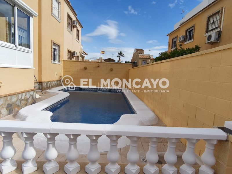 Foto c95fb43c-9293-4416-9f63-e5c94b273166. Casa adossada amb aparcament piscina a Lo Marabú Rojales
