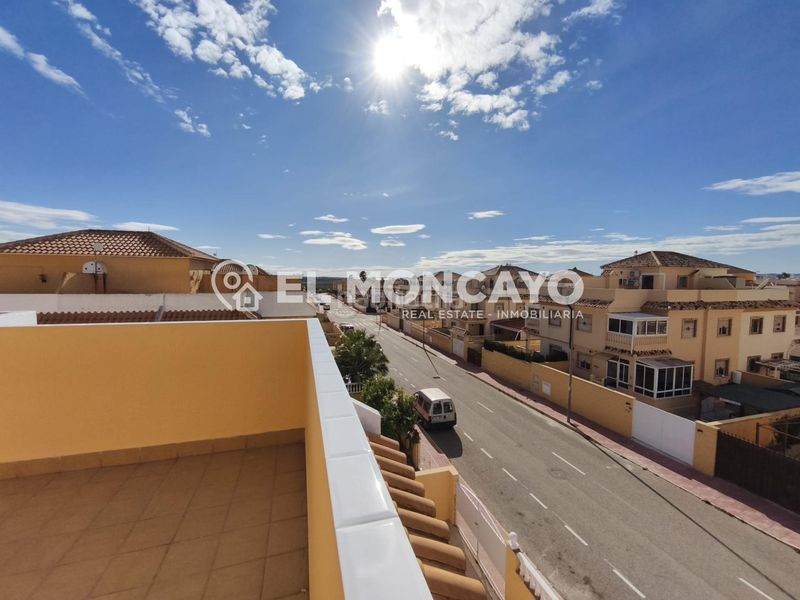 Foto e18f6314-23b1-4bef-95b8-91b09ce7e5fb. Casa adossada amb aparcament piscina a Lo Marabú Rojales