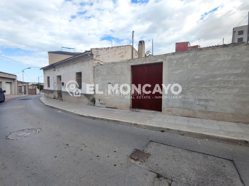 Foto f85d2cbe-d0bd-42cd-b5d8-0b1fdba64537. Casa amb aparcament a Bigastro