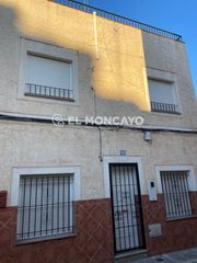 Haus in Albatera. Fantástica casa de pueblo con solárium privado en el centro de a