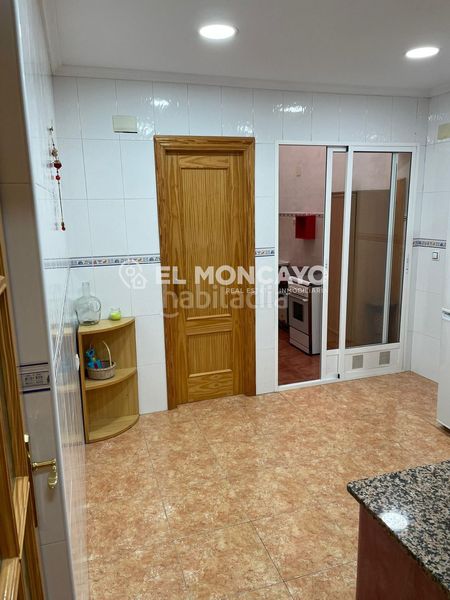 Foto 54e8edb6-d7ea-4c4d-a1b2-10e3871607b7. Casa amb calefacció a Albatera