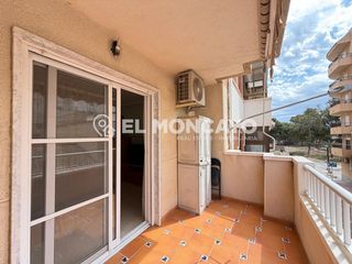 Apartament a Pueblo. Fantástico apartamento con terraza y orientación sur en guardama