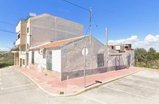 Casa  Calle almoradi. Casa de pueblo para reformar en guardamar del segura