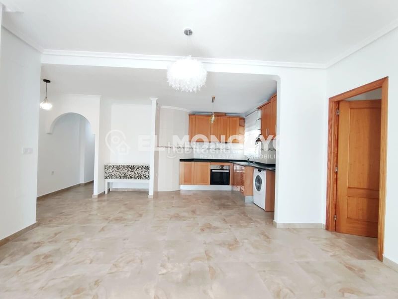 Foto 2295dc74-423c-4e04-924a-7b6a021e29e5. Apartament amb calefacció a Jacarilla