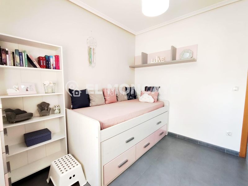 Foto 3f0c1606-d01f-4168-9781-9a42fffc41c7. Apartament amb calefacció a Almoradí
