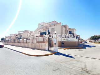 Casa a Playa Flamenca. Fantástico bungalow planta baja con jardín en orihuela costa, al
