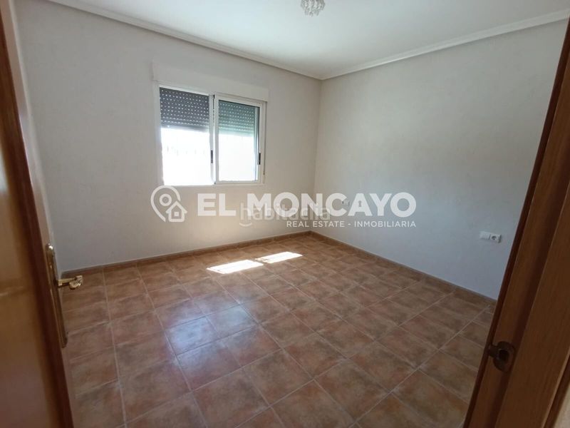 Foto 7a3caeec-222d-4897-8a3f-1f76773e2958. Xalet amb aparcament piscina a Catral