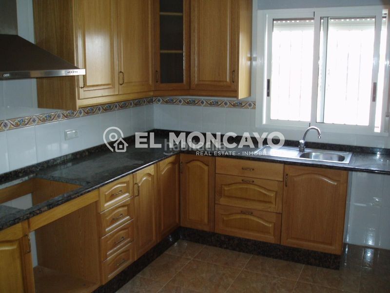 Foto 91d8a3b4-5d08-428d-b7cc-ff1c35ae700d. Xalet amb aparcament piscina a Catral