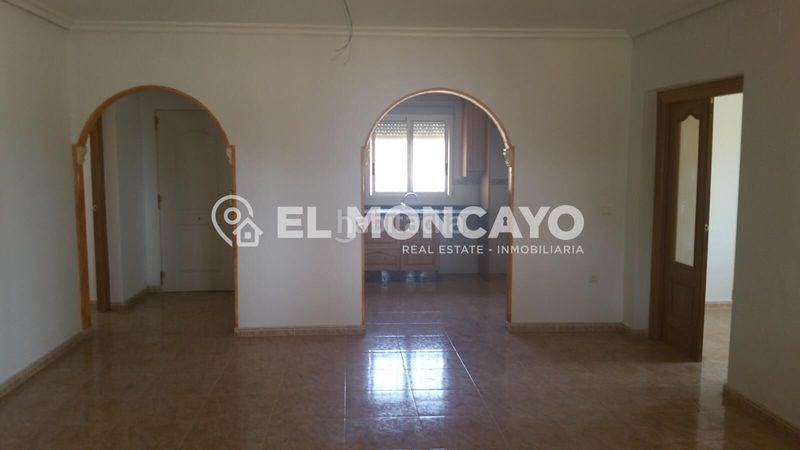 Foto b413d358-e38a-481d-9dfb-e3a176a6cbeb. Xalet amb aparcament piscina a Catral