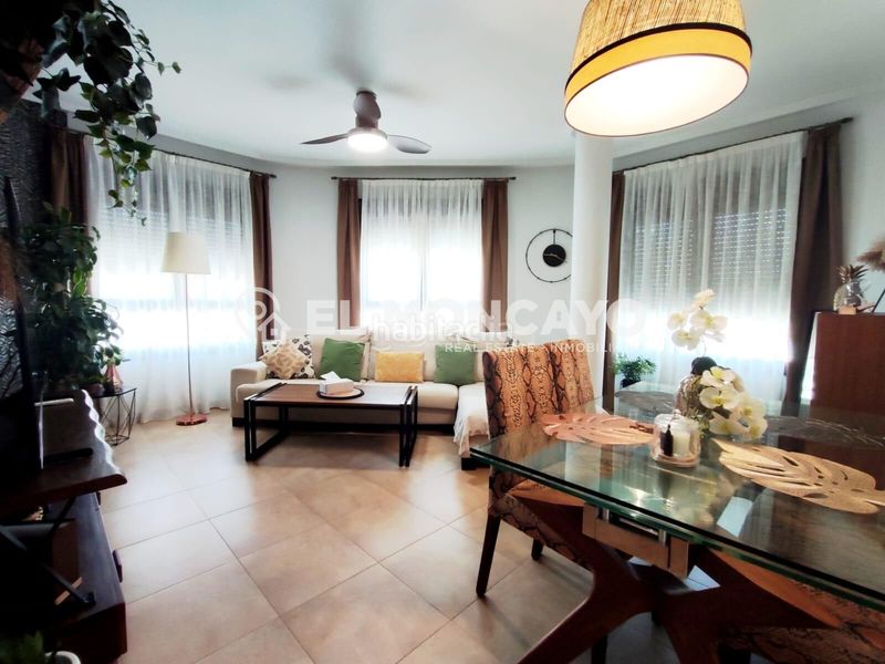 Foto ea2e62a2-9f65-4988-af6b-65a35a97f7e1. Apartament amb calefacció a Almoradí