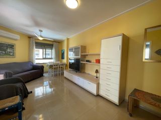 Apartament a Pueblo. Fantástico apartamento a tan solo 250m de las playas de guardama