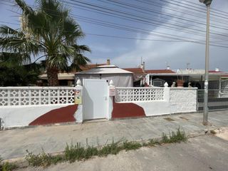 Casa adossada a Zona Carrefour - Urbanizaciones
