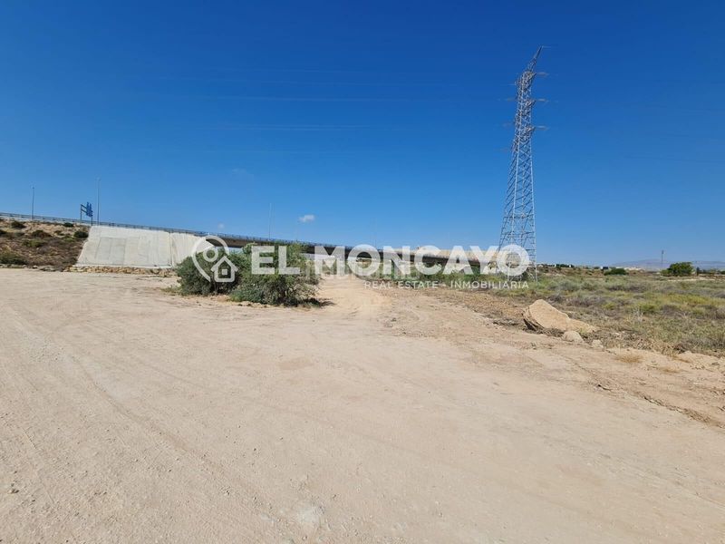Foto fabb0c09-fd9d-4252-ba3b-292f608e6185. Finca rústica a Paus - Polígono San Blas Alicante
