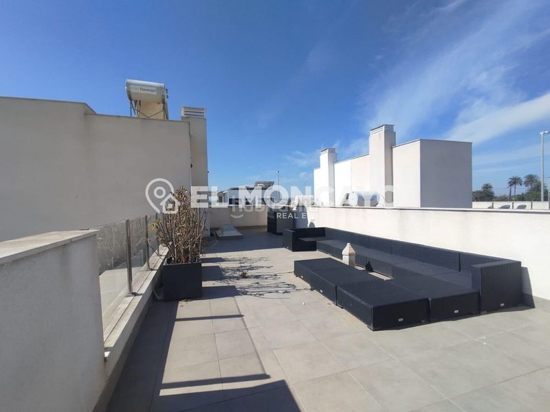 Foto 12d87392-fb89-46d7-b6dc-a0b80c37dbf2. Alquiler casa adosada en calle alc joaquin alberca 7 fantastico chalet seminuevo , alicante, costa blanca en Daya Vieja