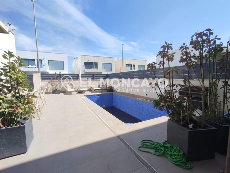 Foto 4c57df77-07fa-482f-a959-7e79ab8d79db. Alquiler casa adosada en calle alc joaquin alberca 7 fantastico chalet seminuevo , alicante, costa blanca en Daya Vieja