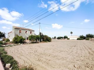 House in Callosa de Segura. Fantástica casa con terreno junto a las localidades de callosa y