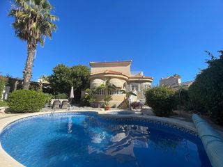 Xalet a Lo Pepín. Villa independiente con piscina privada climatizada y vistas a l
