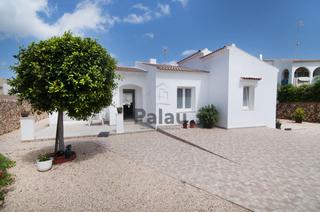 Maison à Cala Blanca. Ref. 4360 chalet independiente en exclusiva!