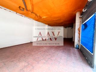Miete Geschäftsraum  Avinguda de catalunya. Amplio local comercial con superficie de 120m2