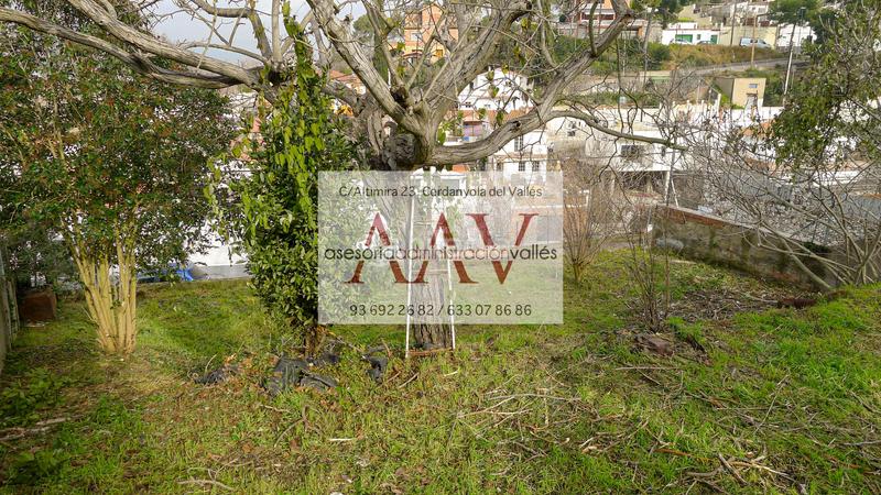 Foto 7876f8ec-7ac5-49d4-853b-7557019b8c94. Terreny residencial a Montflorit Cerdanyola del Vallès