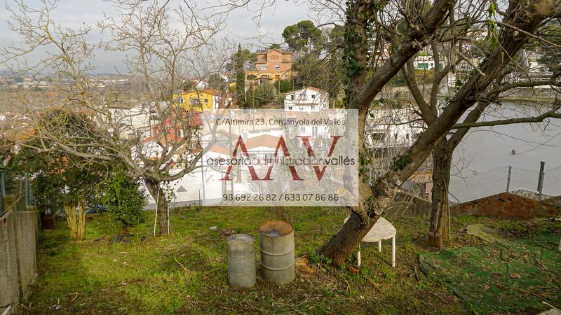 Foto c548a6ca-c19f-466e-8400-59c7e9cf2f71. Terreny residencial a Montflorit Cerdanyola del Vallès