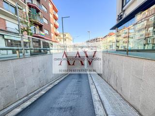 Aparcament cotxe  Carrer de lluís companys. Garaje en venta en centro de cerdanyola