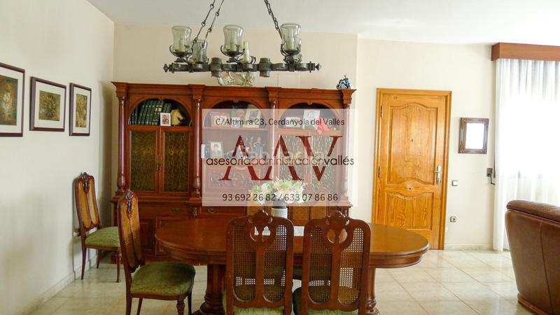 Foto e91fefe2-215c-45fd-9b11-8b7c5af990a3. Haus mit heizung parking in Bellaterra