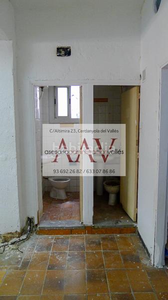 Foto 001c195f-ba46-48bb-adbd-33d6d06716fe. Alquiler local comercial local en alquiler en centro de cerdanyola en Cerdanyola del Vallès