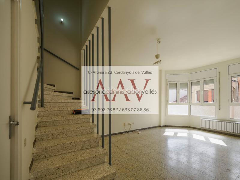 Foto 9d500f56-3335-4b50-aa73-8b6def6472c2. Piso dúplex en venta en Gràcia Sabadell