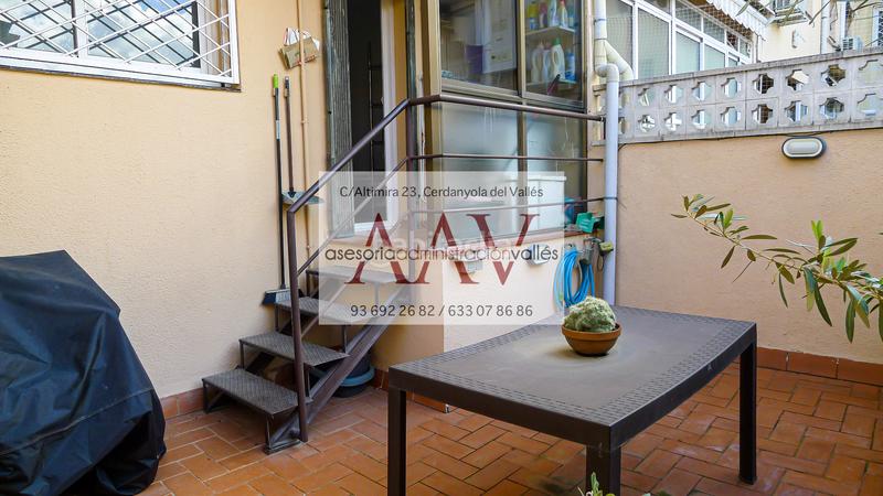 Foto 05f54f40-5535-4651-8457-78eaaf0845d1. Semi detached house with fireplace heating parking in Cerdanyola del Vallès