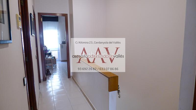 Foto 2d95adef-2511-4a7d-898c-699ec906413d. Semi detached house with fireplace heating parking in Cerdanyola del Vallès