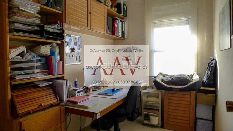 Foto 837aa835-43f9-4474-a2f6-e5e32c77a631. Semi detached house with fireplace heating parking in Cerdanyola del Vallès