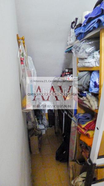 Foto 84ae771a-b6da-42d5-9705-25fc2048cbd5. Semi detached house with fireplace heating parking in Cerdanyola del Vallès