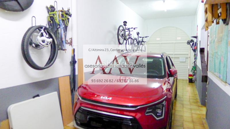 Foto 9dd97304-5b8b-46ef-933c-fcc1de3ef144. Semi detached house with fireplace heating parking in Cerdanyola del Vallès