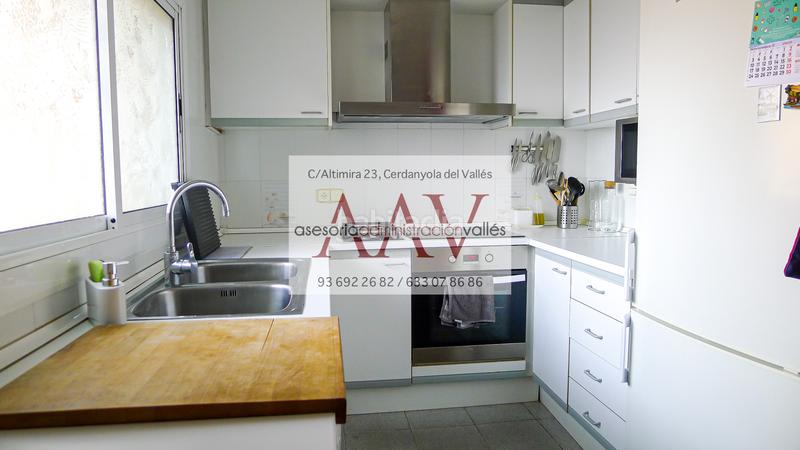 Foto e050aaa6-ebdb-44f9-9c5c-18c6c879c868. Semi detached house with fireplace heating parking in Cerdanyola del Vallès