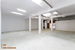 Business premise  Carrer de l'emperadriu eugènia. Local comercial en venta en palma de mallorca y con 282 m2.