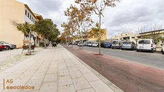 Terreny residencial  Constitucion. En son servera