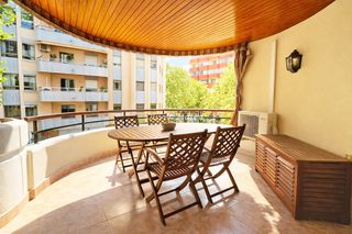 Pis a Carrer aragó 26. Gran piso de 4 habitaciones con terraza en el centro de palma