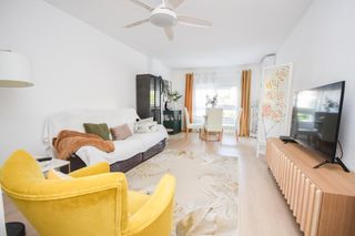 Etagenwohnung in Son Dameto. Amplio y luminoso piso reformado en son dameto con garaje y tras