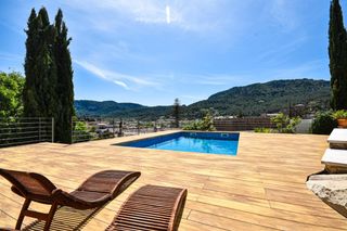 Haus in Esporles. Acogedora casa de pueblo con magníficas vistas a las montañas y