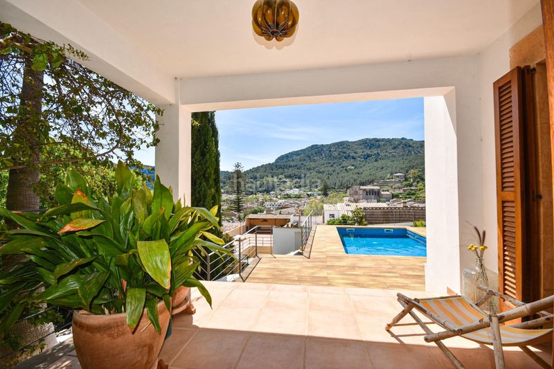 Foto de00c186-421d-440e-bfd7-bb9ccfe36960. Casa encantadora casa de pueblo con terreno y piscina además de unas magníficas vistas a las montañas y al pintoresco pueblo de esporl en Esporles