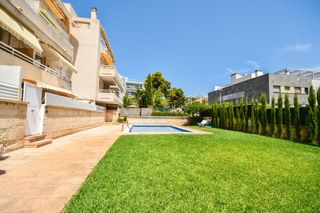 Rent Flat  Miguel de cervantes. Confortable piso ubicado en una zona residencial de portals, muy