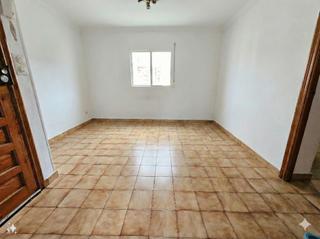 Pis  Carrer de felip ii. Tercer piso sin ascensor en camp redó  corea