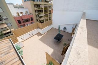 Appartement  Calle avinyo. Dos plantas con carácter, terraza privada y parking incluido en